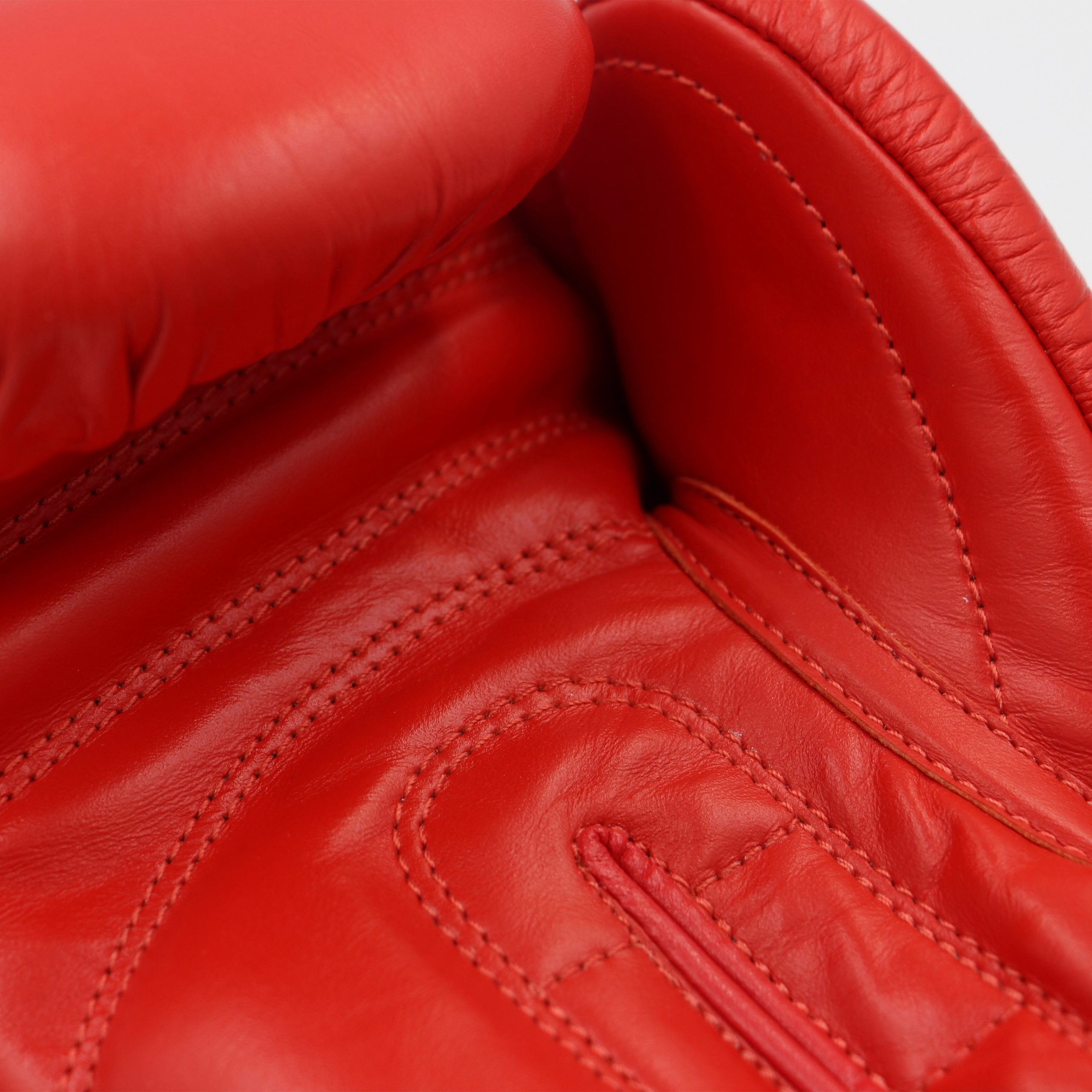 adiWAKOG1 - Red - close up 02 (1)